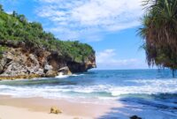 Pesona Pantai Kayu Arum, Pantai Perawan yang Ada di Gunungkidul